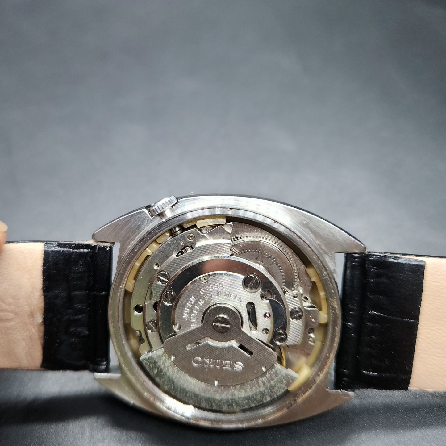 Vintage 1980 Original Seiko 5 Automatic 6309-581A black face 17 Jewels Day-Date Japanese Men's Wrist Watch OG40