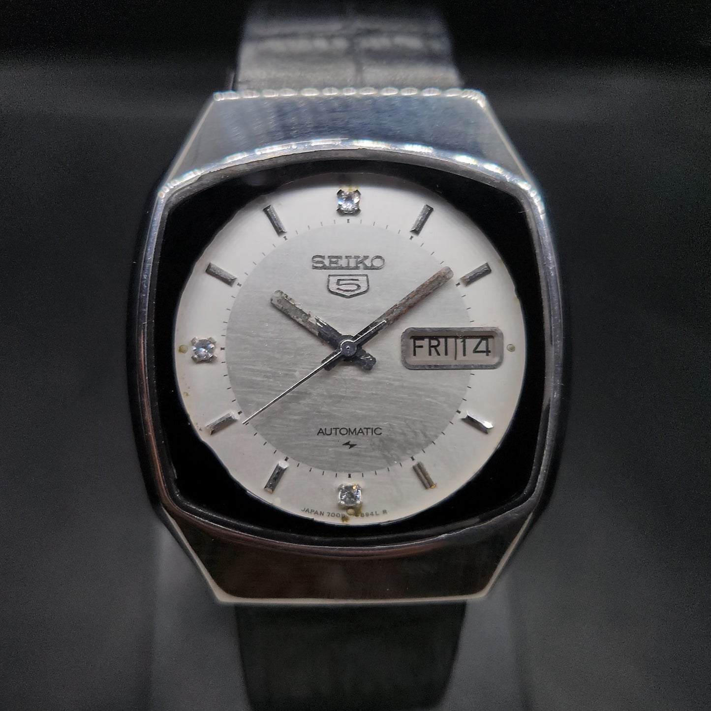 Vintage 1980 Original Seiko 5 Automatic 7009-519A silver face 17 Jewels Day-Date Japanese Men's Wrist Watch OG42