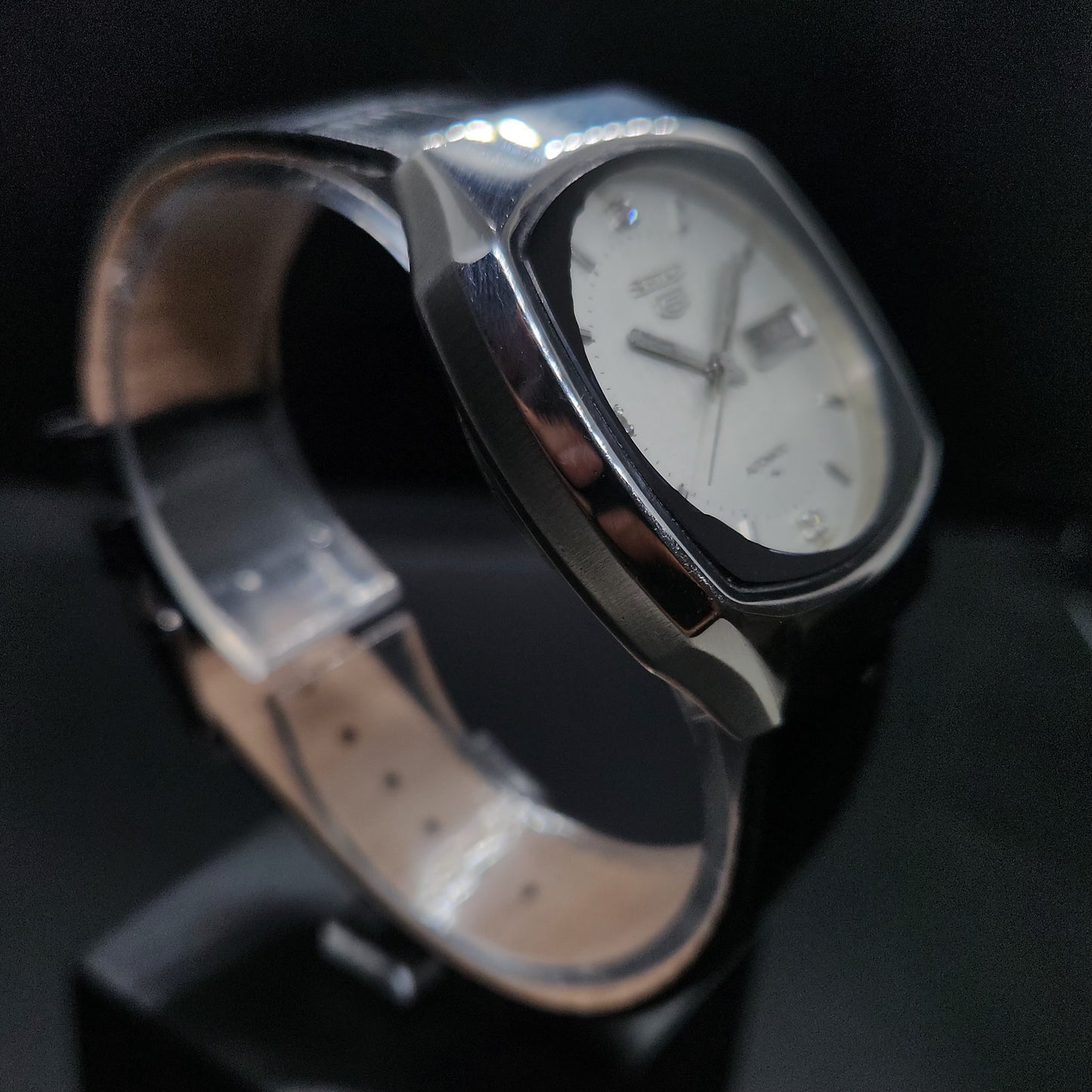 Vintage 1980 Original Seiko 5 Automatic 7009-519A silver face 17 Jewels Day-Date Japanese Men's Wrist Watch OG42