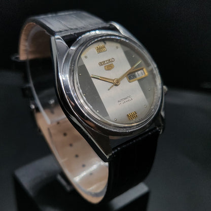 Vintage 1980 Original Seiko 5 Automatic 7009-821J silver face 17 Jewels Day-Date Japanese Men's Wrist Watch OG43