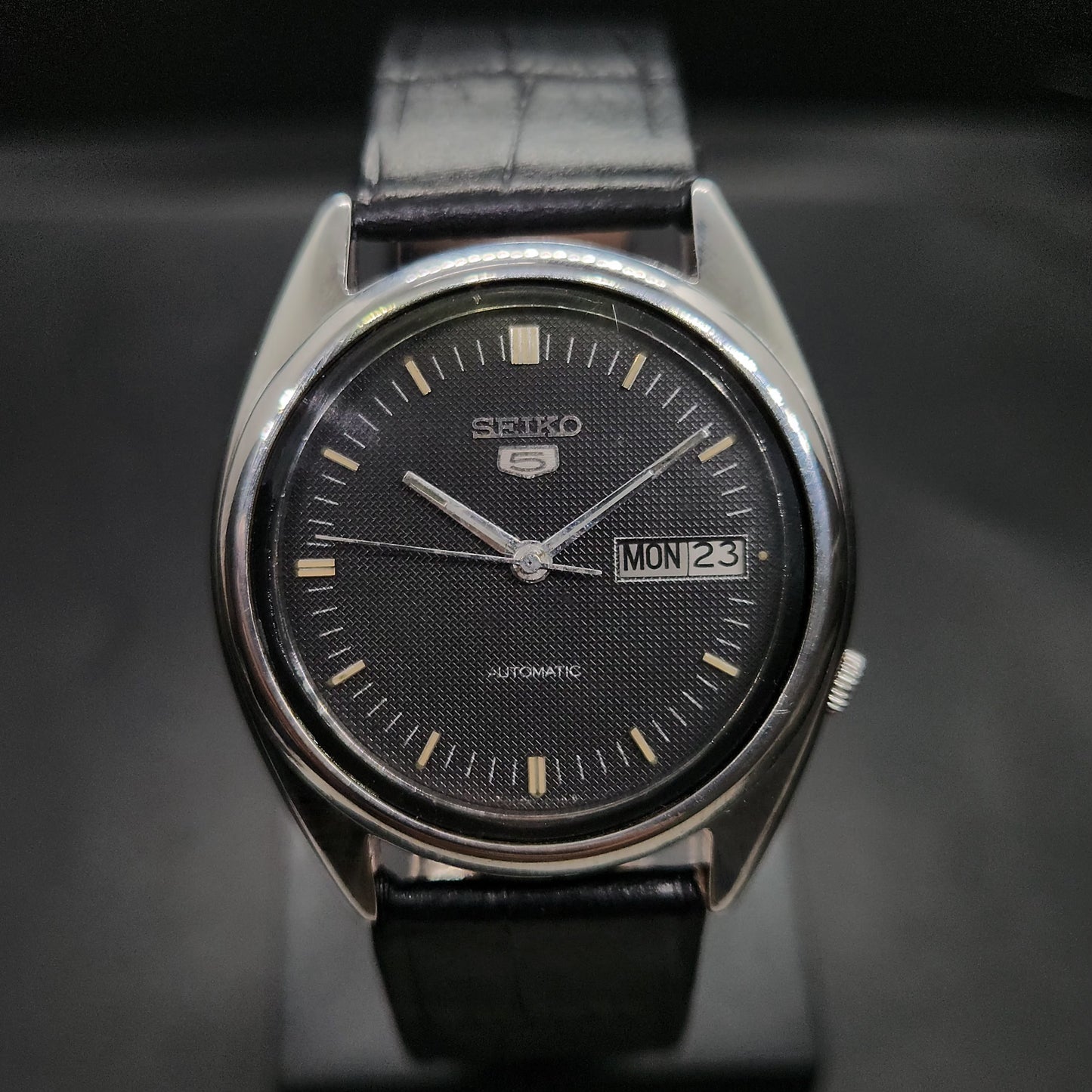 Vintage 1980 Original Seiko 5 Automatic 7009-3041 black face 17 Jewels Day-Date Japanese Men's Wrist Watch OG45