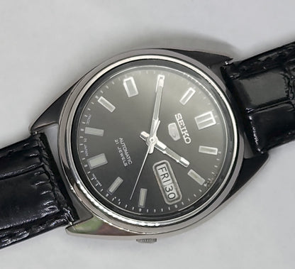 Vintage 1980 Original Seiko 5 Automatic 7009-3130 black face 17 Jewels Day-Date Japanese Men's Wrist Watch OG46