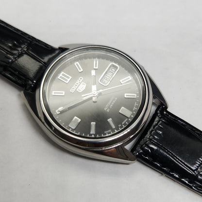 Vintage 1980 Original Seiko 5 Automatic 7009-3130 black face 17 Jewels Day-Date Japanese Men's Wrist Watch OG46