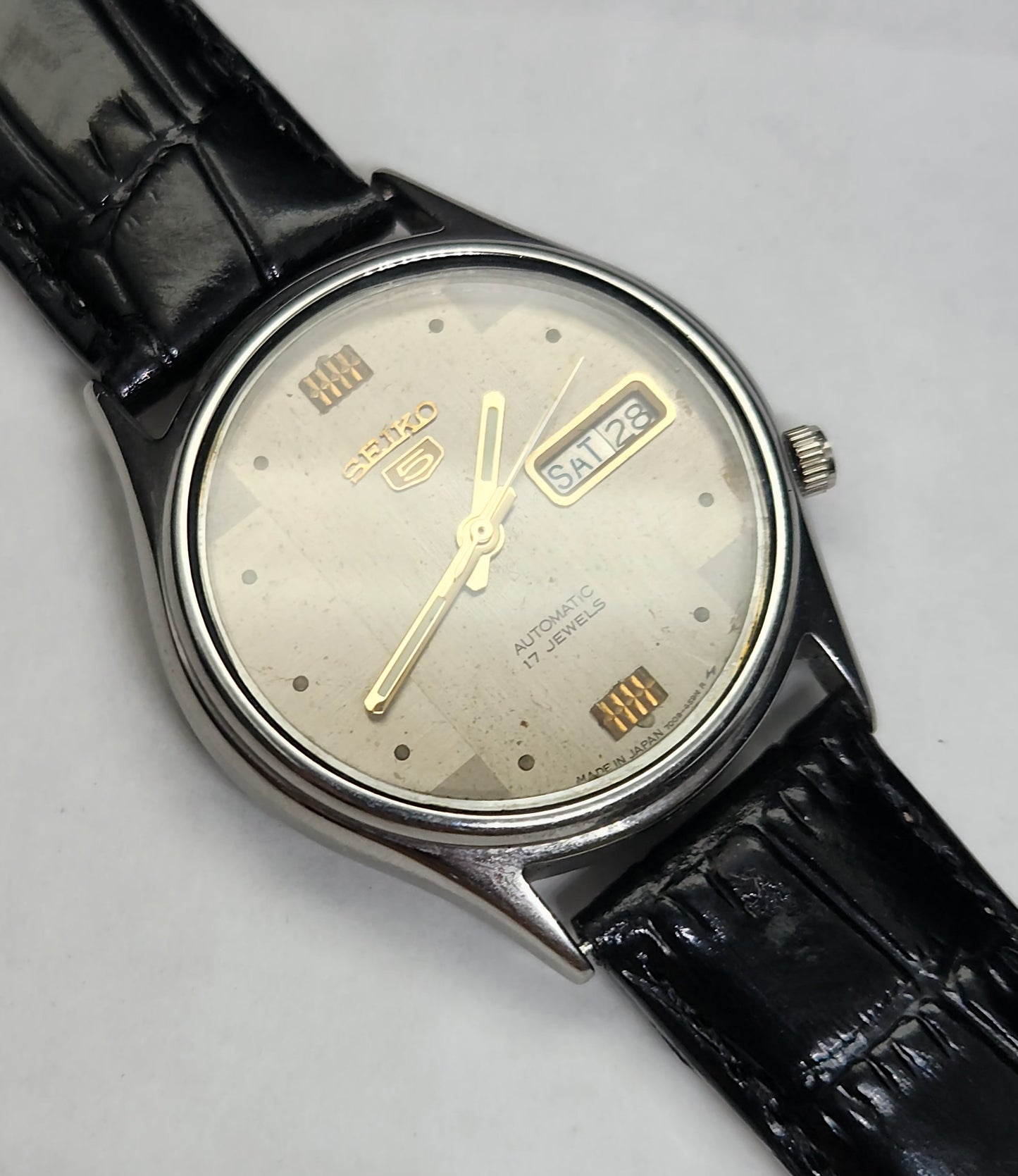 Vintage 1980 Original Seiko 5 Automatic 7009-3040 black face 17 Jewels Day-Date Japanese Men's Wrist Watch OG47