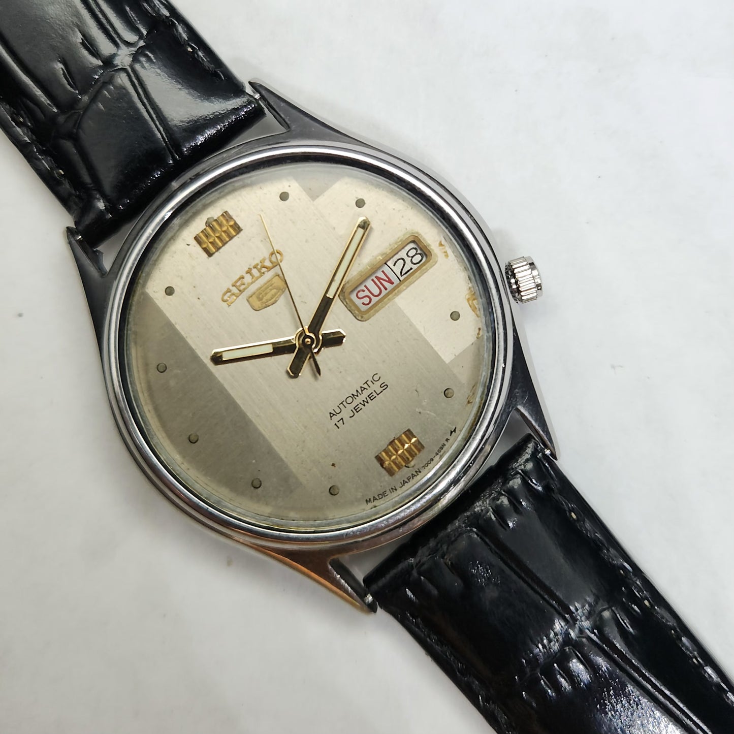 Vintage 1980 Original Seiko 5 Automatic 7009-3040 black face 17 Jewels Day-Date Japanese Men's Wrist Watch OG47