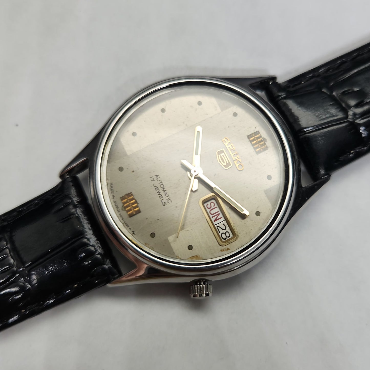 Vintage 1980 Original Seiko 5 Automatic 7009-3040 black face 17 Jewels Day-Date Japanese Men's Wrist Watch OG47
