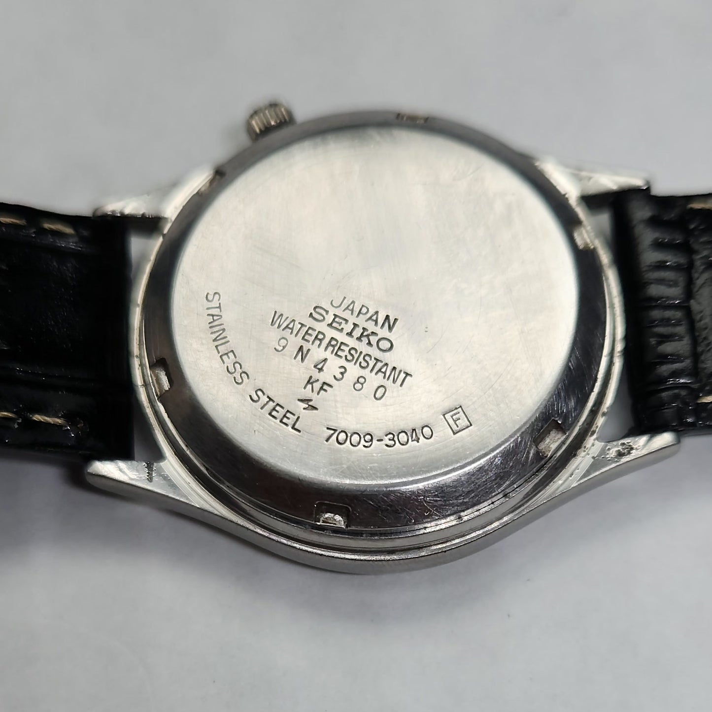 Vintage 1980 Original Seiko 5 Automatic 7009-3040 black face 17 Jewels Day-Date Japanese Men's Wrist Watch OG47