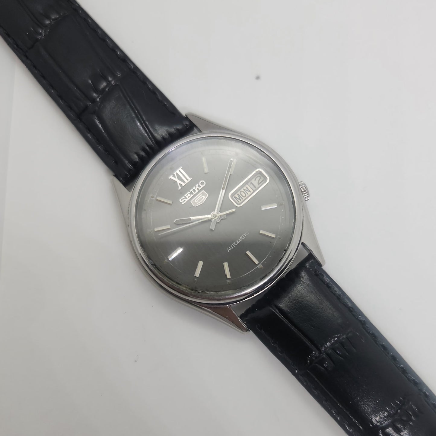 Vintage 1980 Original Seiko 5 Automatic 7009-3060 grey face 17 Jewels Day-Date Japanese Men's Wrist Watch OG52