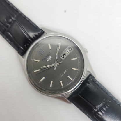Vintage 1980 Original Seiko 5 Automatic 7009-3060 grey face 17 Jewels Day-Date Japanese Men's Wrist Watch OG52