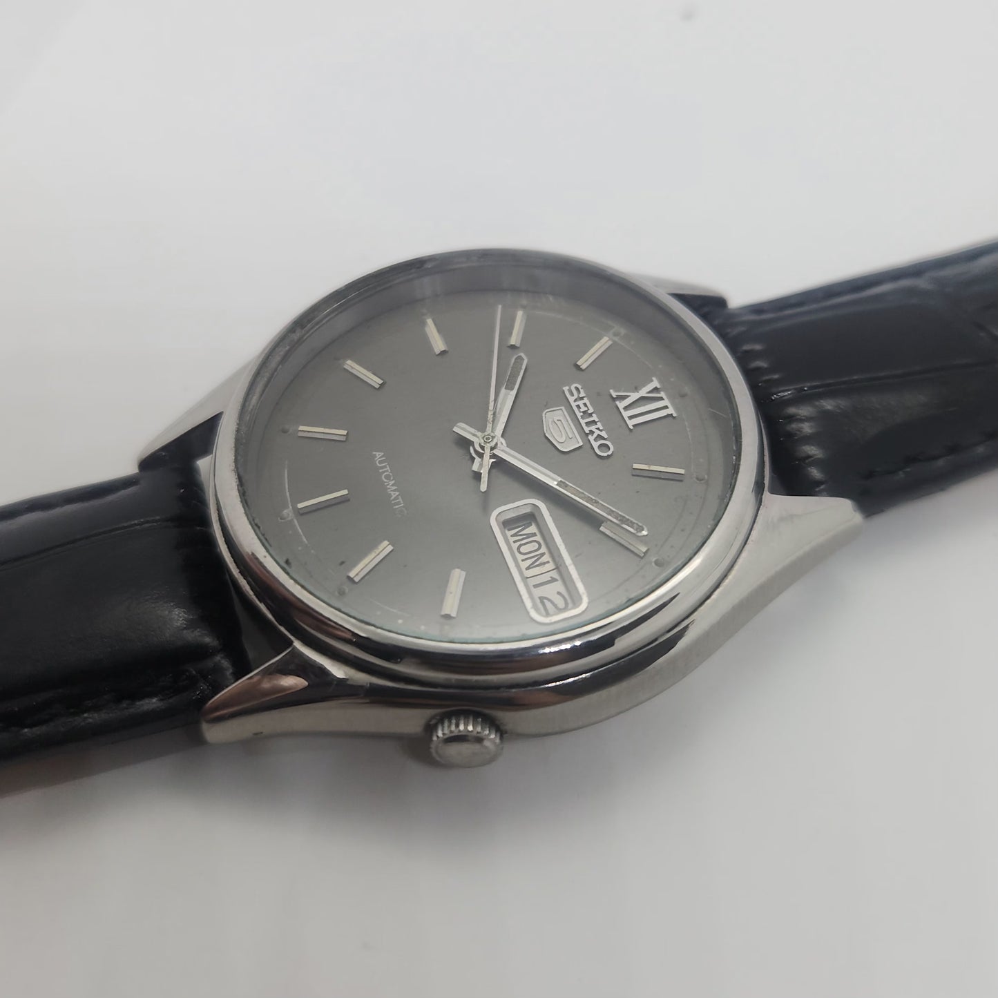 Vintage 1980 Original Seiko 5 Automatic 7009-3060 grey face 17 Jewels Day-Date Japanese Men's Wrist Watch OG52
