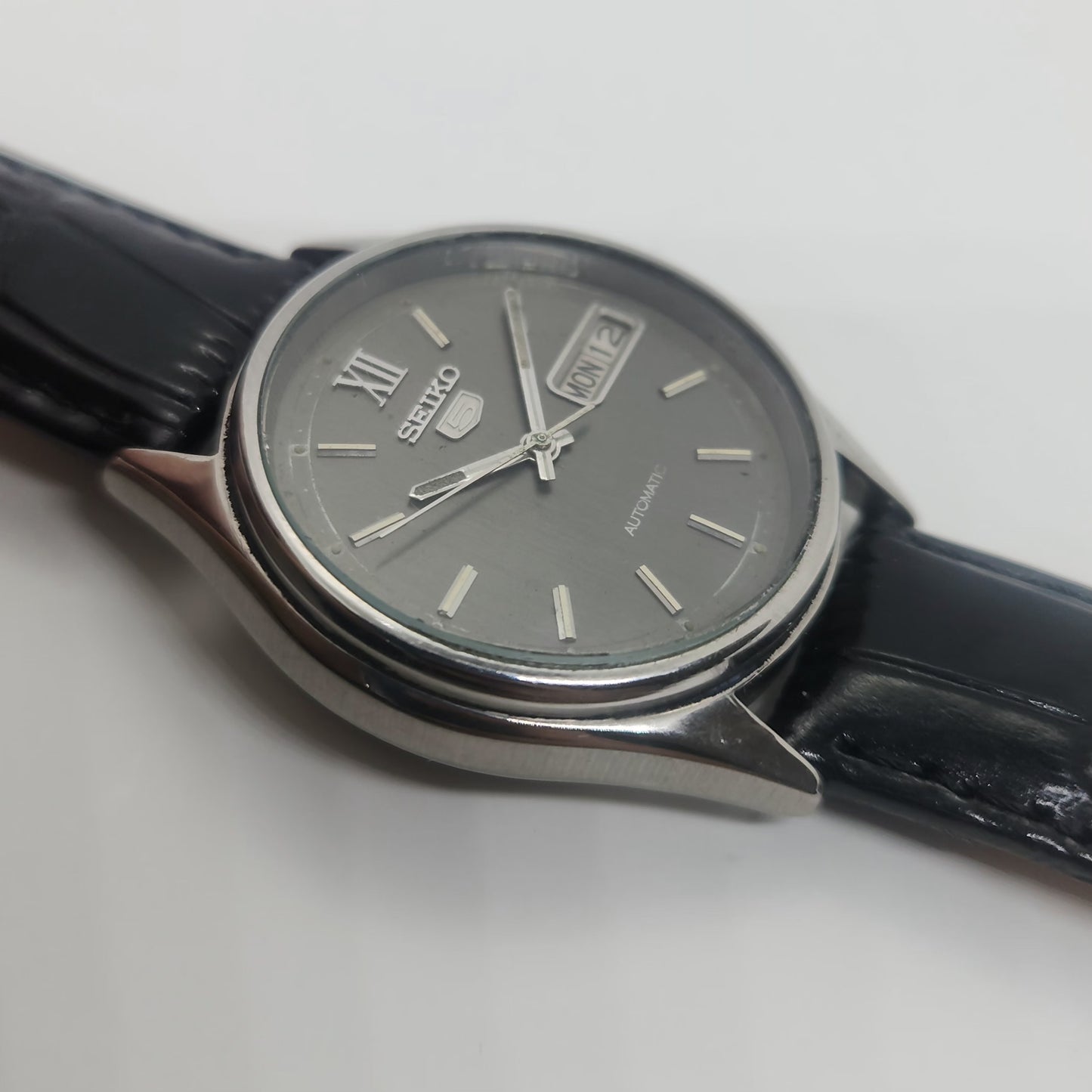 Vintage 1980 Original Seiko 5 Automatic 7009-3060 grey face 17 Jewels Day-Date Japanese Men's Wrist Watch OG52