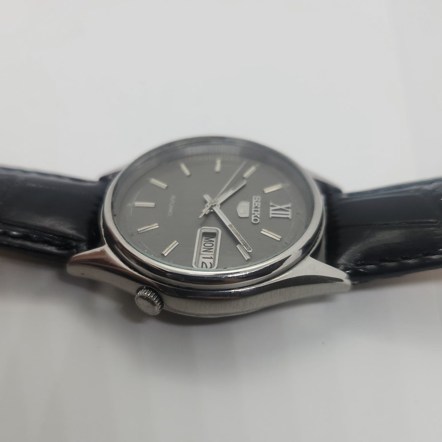 Vintage 1980 Original Seiko 5 Automatic 7009-3060 grey face 17 Jewels Day-Date Japanese Men's Wrist Watch OG52