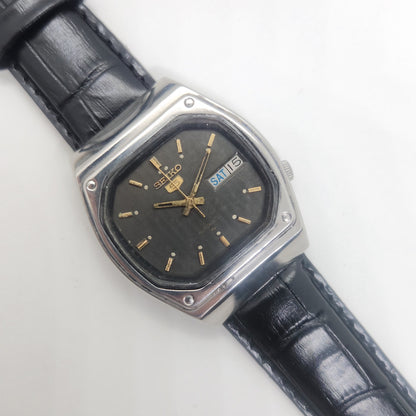 Vintage 1980 Original Seiko 5 Automatic 7009-535A black face 17 Jewels Day-Date Japanese Men's Wrist Watch OG54