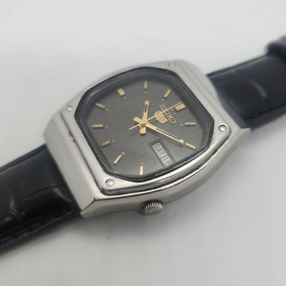 Vintage 1980 Original Seiko 5 Automatic 7009-535A black face 17 Jewels Day-Date Japanese Men's Wrist Watch OG54