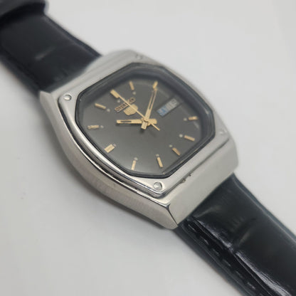 Vintage 1980 Original Seiko 5 Automatic 7009-535A black face 17 Jewels Day-Date Japanese Men's Wrist Watch OG54