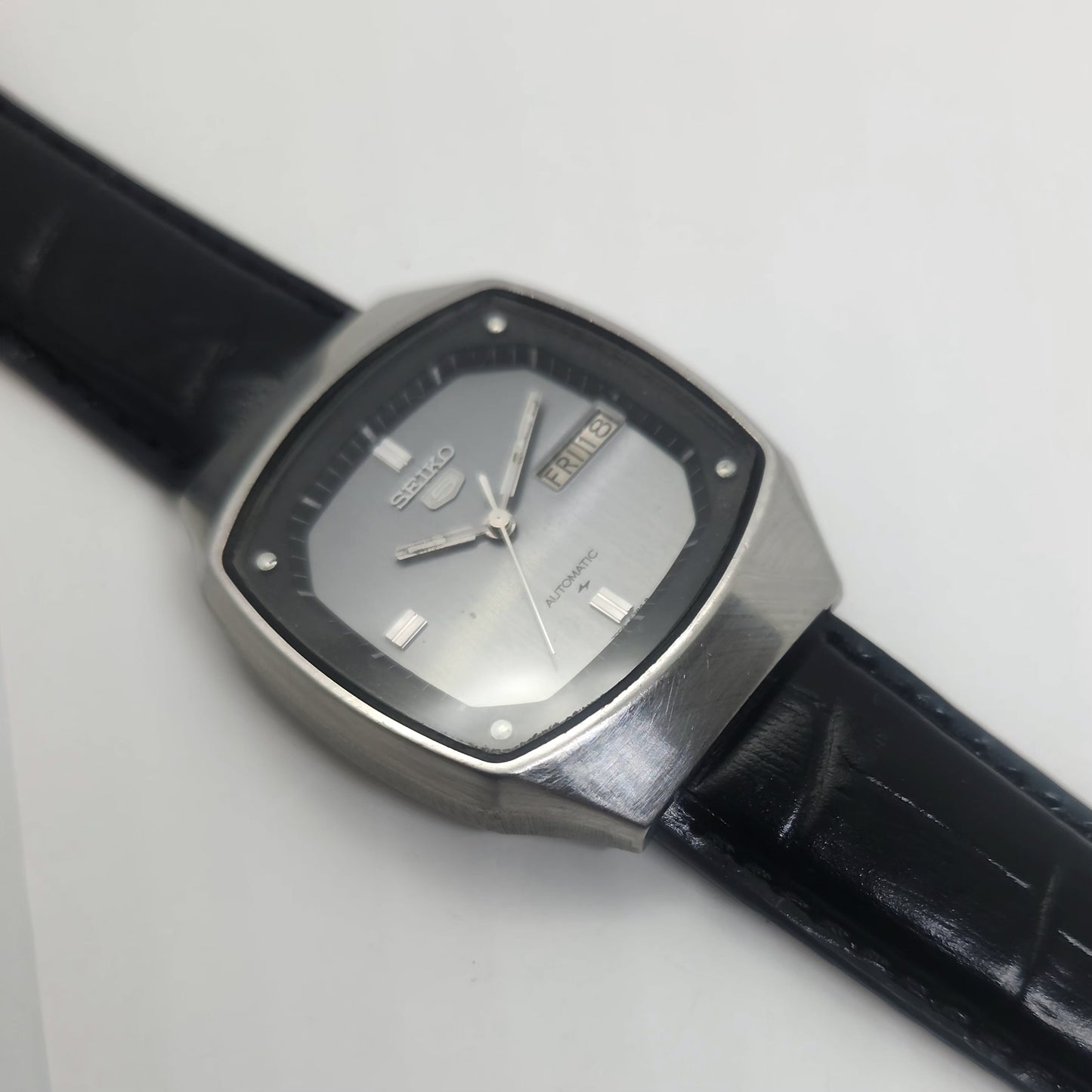 Vintage 1980 Original Seiko 5 Automatic 7009-511A Grey face 17 Jewels Day-Date Japanese Men's Wrist Watch OG56