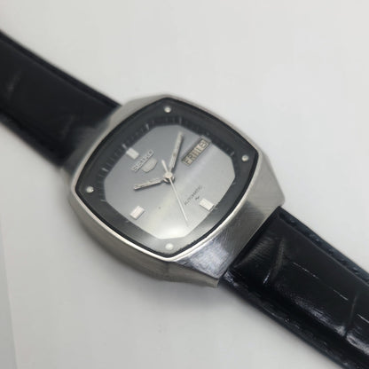 Vintage 1980 Original Seiko 5 Automatic 7009-511A Grey face 17 Jewels Day-Date Japanese Men's Wrist Watch OG56