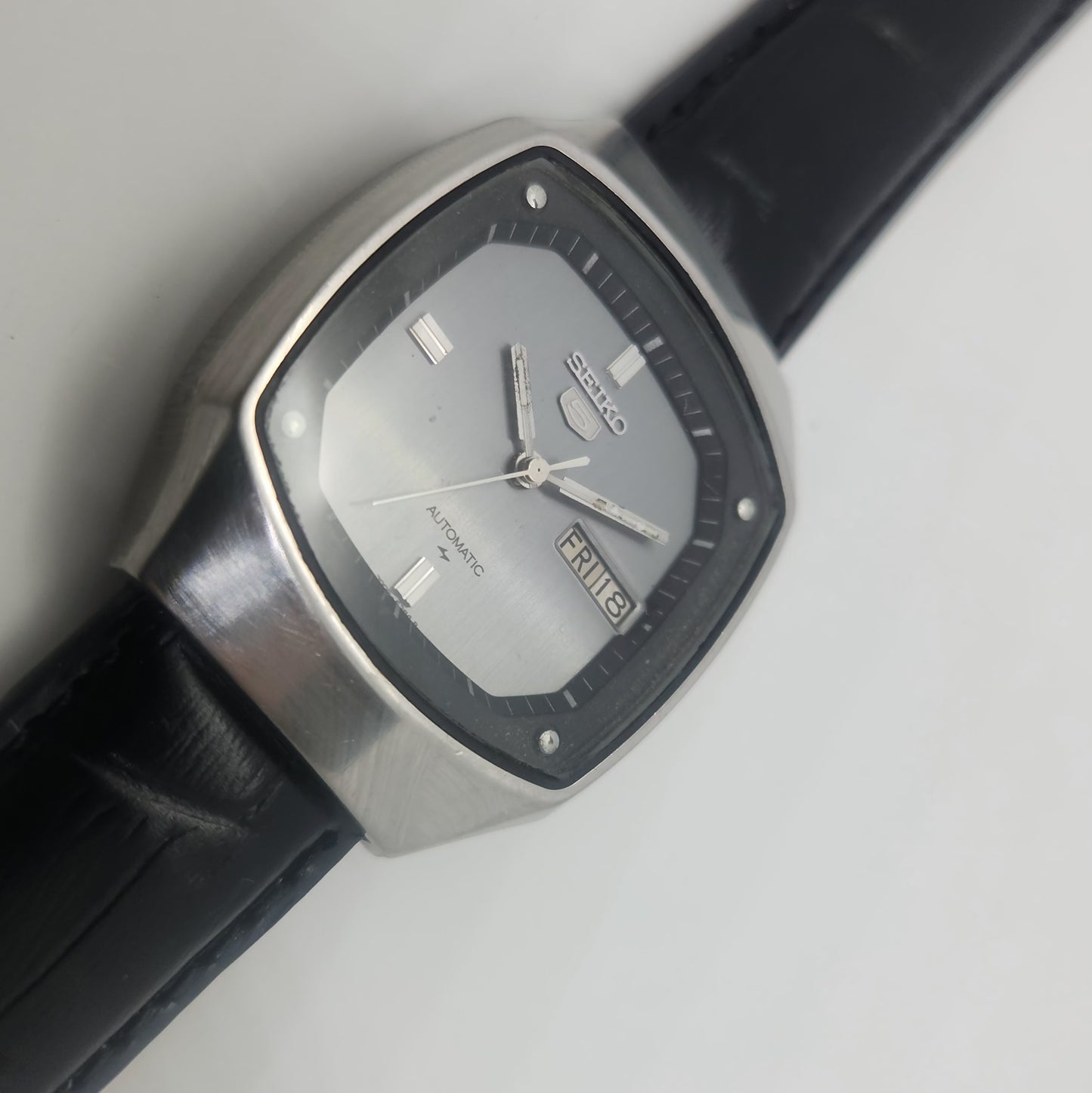Vintage 1980 Original Seiko 5 Automatic 7009-511A Grey face 17 Jewels Day-Date Japanese Men's Wrist Watch OG56