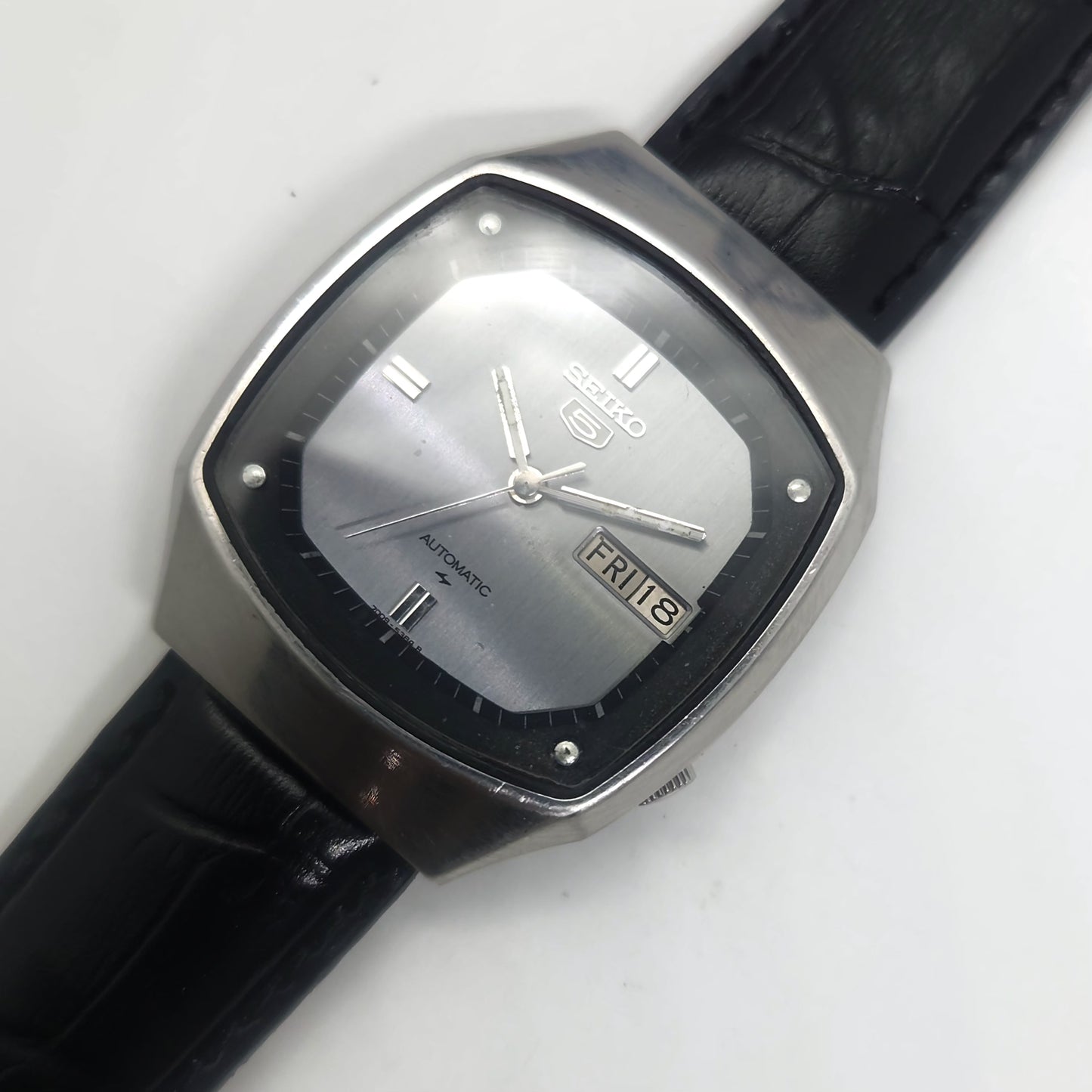 Vintage 1980 Original Seiko 5 Automatic 7009-511A Grey face 17 Jewels Day-Date Japanese Men's Wrist Watch OG56