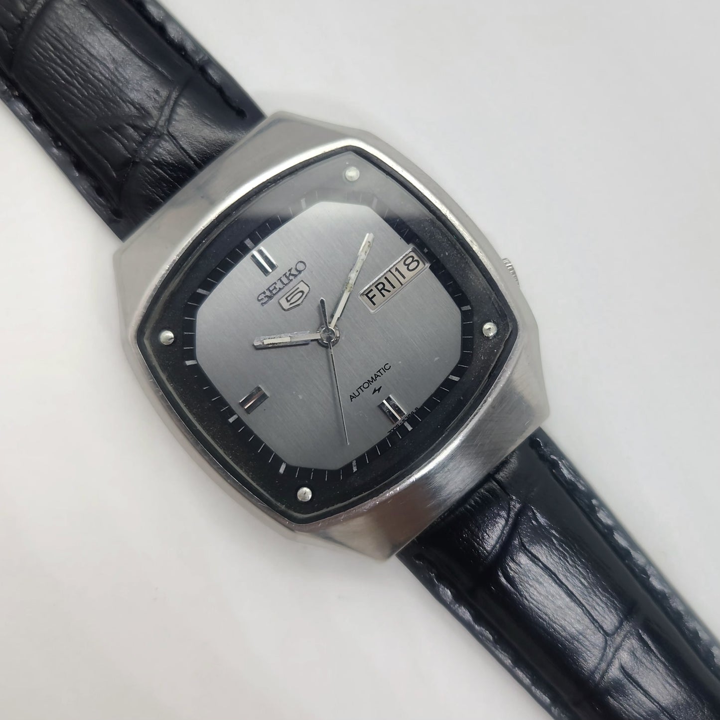 Vintage 1980 Original Seiko 5 Automatic 7009-511A Grey face 17 Jewels Day-Date Japanese Men's Wrist Watch OG56