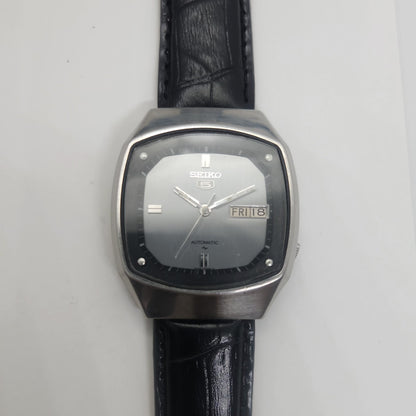 Vintage 1980 Original Seiko 5 Automatic 7009-511A Grey face 17 Jewels Day-Date Japanese Men's Wrist Watch OG56