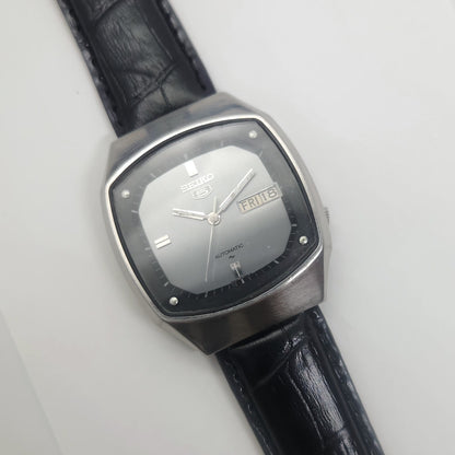 Vintage 1980 Original Seiko 5 Automatic 7009-511A Grey face 17 Jewels Day-Date Japanese Men's Wrist Watch OG56