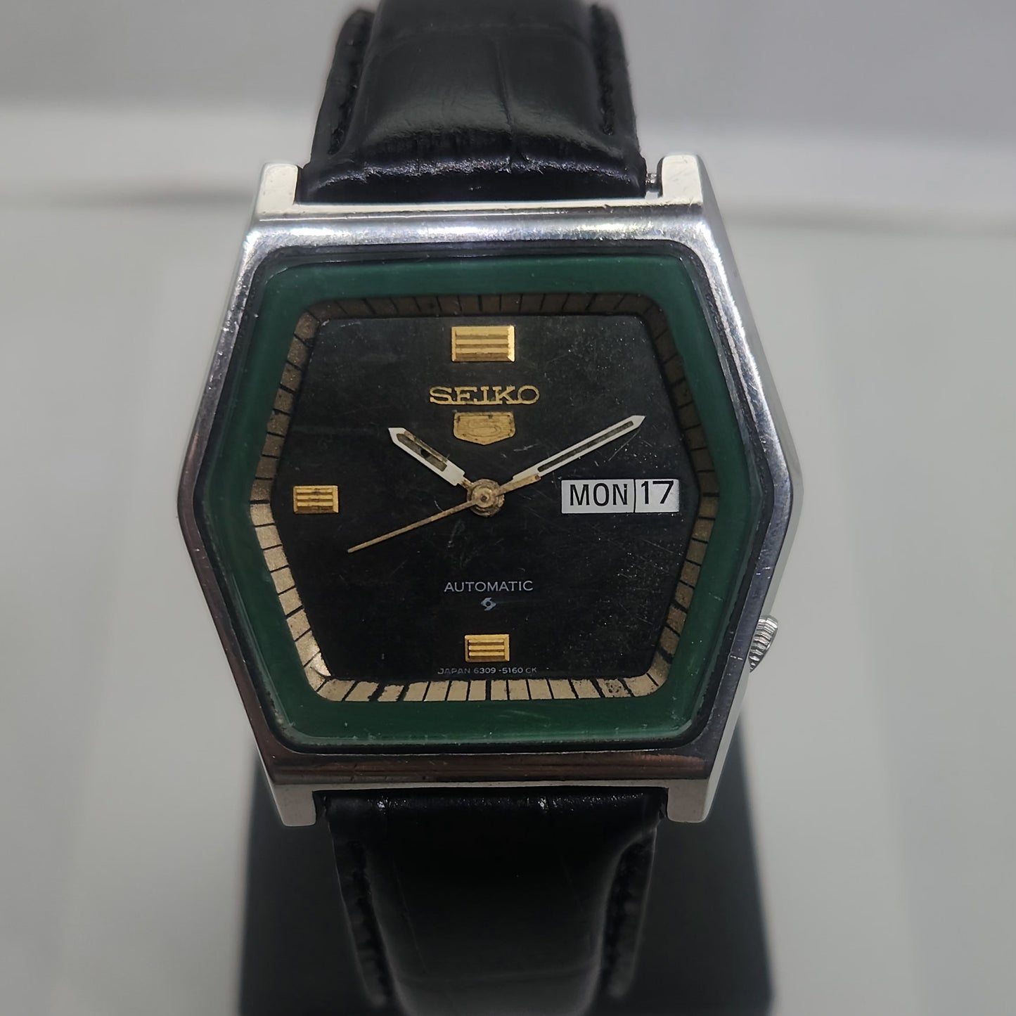 Vintage 1980 Original Seiko 5 Automatic 6309-5220 black face 17 Jewels Day-Date Japanese Men's Wrist Watch OG58