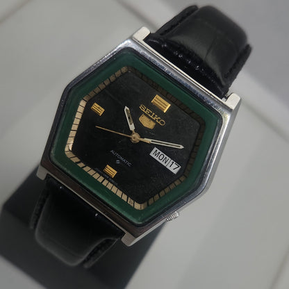 Vintage 1980 Original Seiko 5 Automatic 6309-5220 black face 17 Jewels Day-Date Japanese Men's Wrist Watch OG58