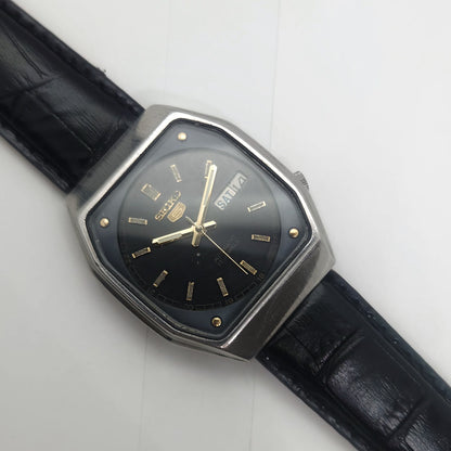 Vintage 1980 Original Seiko 5 Automatic 7009-5330 black face 17 Jewels Day-Date Japanese Men's Wrist Watch OG60