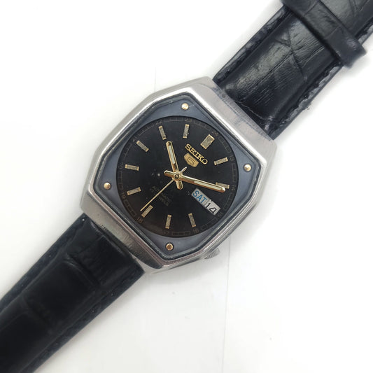 Vintage 1980 Original Seiko 5 Automatic 7009-5330 black face 17 Jewels Day-Date Japanese Men's Wrist Watch OG60