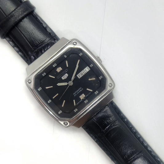 Vintage 1980 Original Seiko 5 Automatic 6349-8010 black face 23 Jewels Day-Date Japanese Men's Wrist Watch OG61