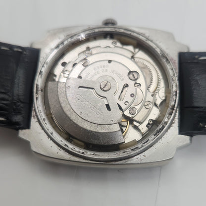 Vintage 1980 Original Seiko 5 Automatic 6349-8010 black face 23 Jewels Day-Date Japanese Men's Wrist Watch OG61