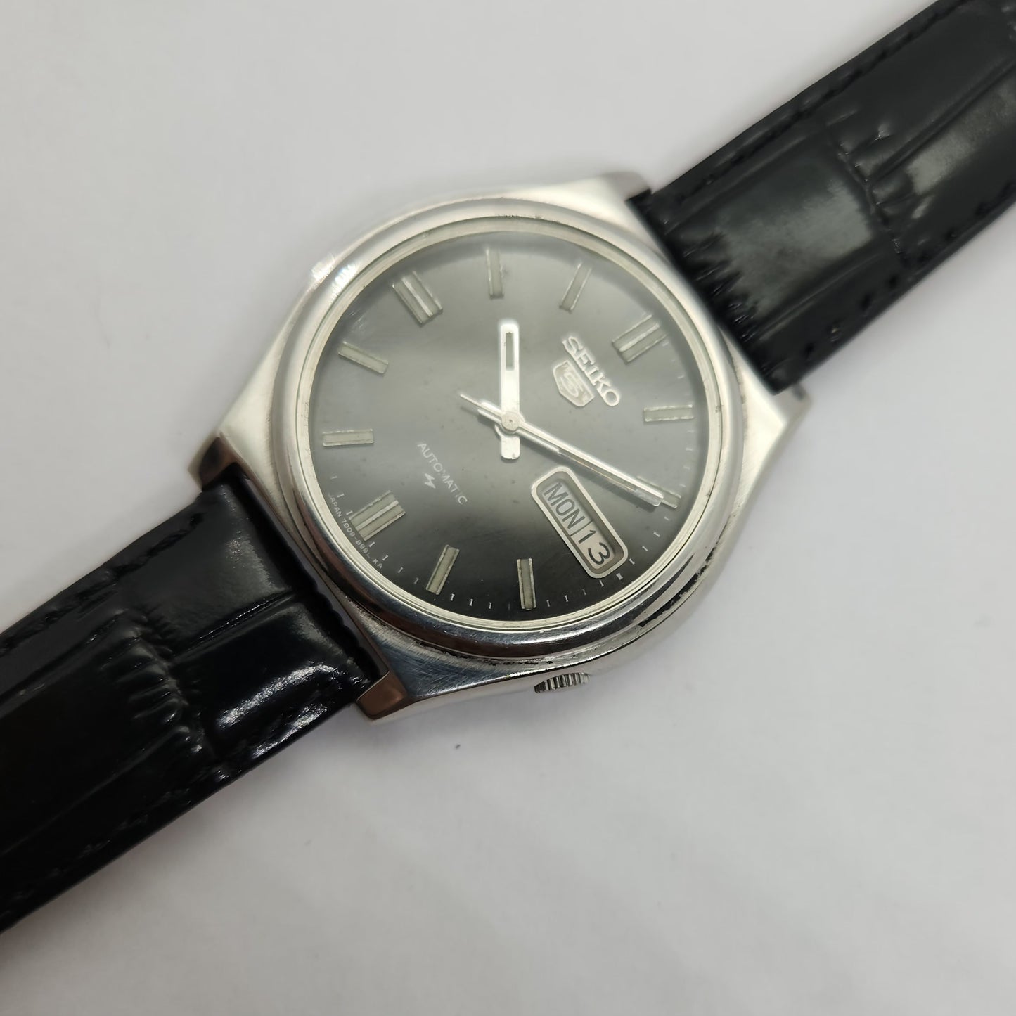 Vintage 1980 Original Seiko 5 Automatic 7009-3170 black face 17 Jewels Day-Date Japanese Men's Wrist Watch OG62