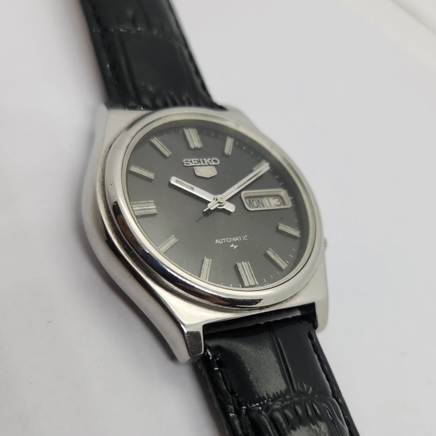 Vintage 1980 Original Seiko 5 Automatic 7009-3170 black face 17 Jewels Day-Date Japanese Men's Wrist Watch OG62