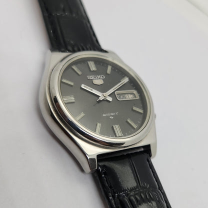 Vintage 1980 Original Seiko 5 Automatic 7009-3170 black face 17 Jewels Day-Date Japanese Men's Wrist Watch OG62