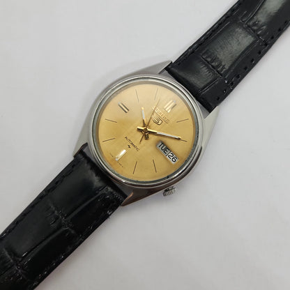 Vintage 1980 Original Seiko 5 Automatic 7009-5862 Gold face 17 Jewels Day-Date Japanese Men's Wrist Watch OG63