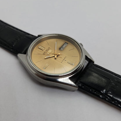 Vintage 1980 Original Seiko 5 Automatic 7009-5862 Gold face 17 Jewels Day-Date Japanese Men's Wrist Watch OG63