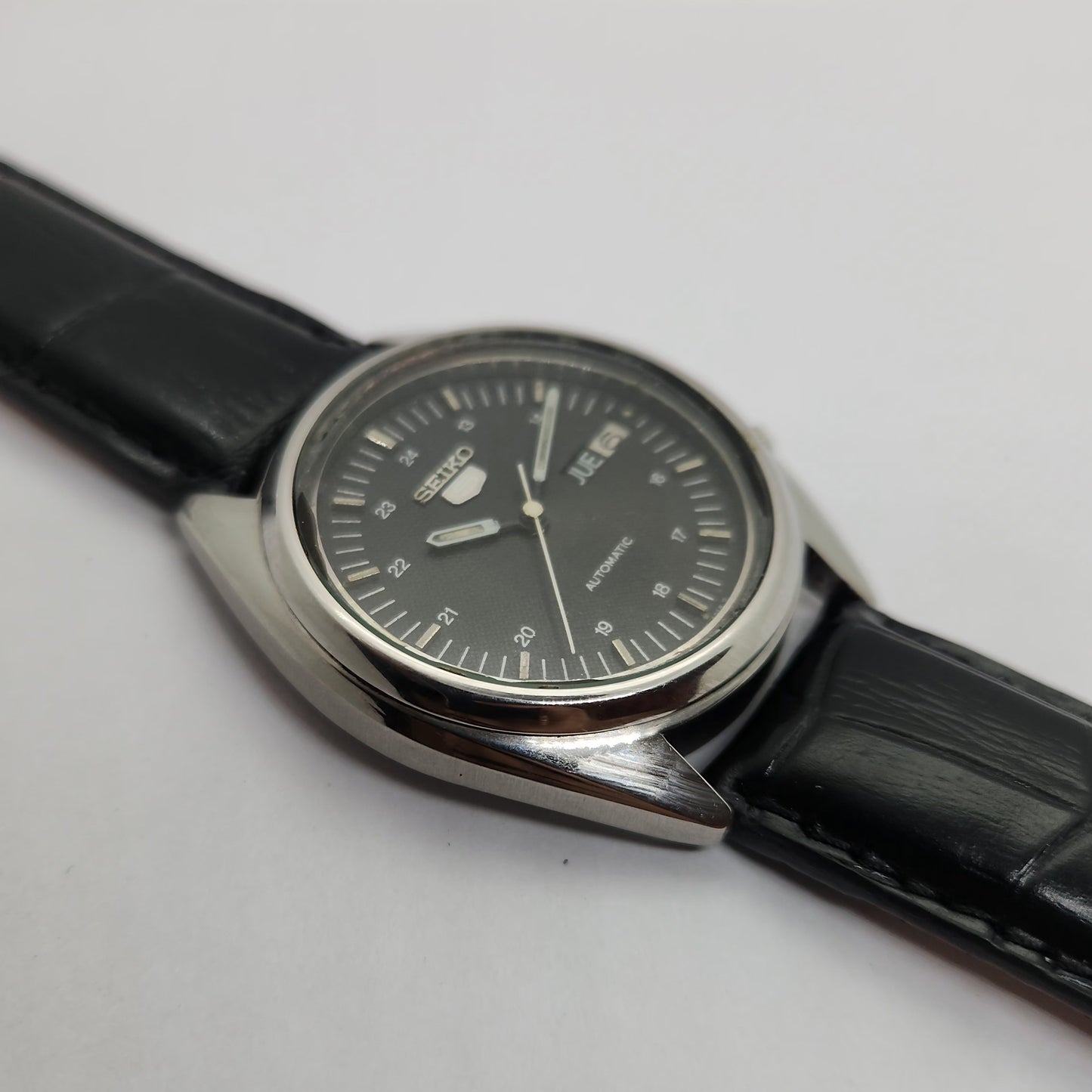 Vintage 1980 Original Seiko 5 Automatic 7009-3041 black face 17 Jewels Day-Date Japanese Men's Wrist Watch OG64