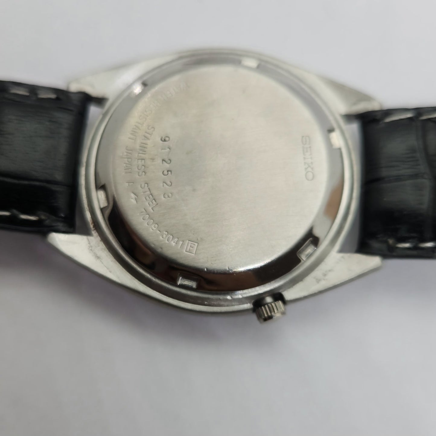 Vintage 1980 Original Seiko 5 Automatic 7009-3041 black face 17 Jewels Day-Date Japanese Men's Wrist Watch OG64