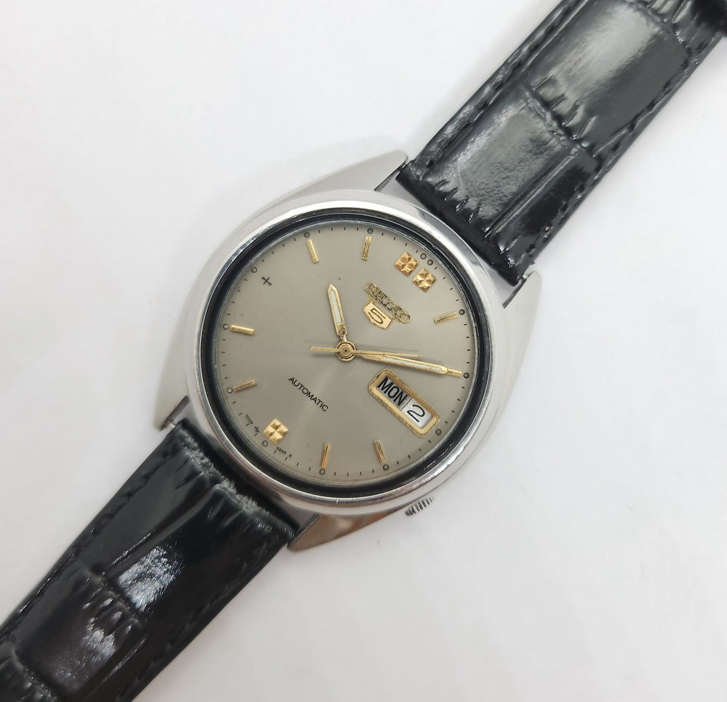 Vintage 1980 Original Seiko 5 Automatic 7009-3040 silver face 17 Jewels Day-Date Japanese Men's Wrist Watch OG71