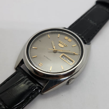 Vintage 1980 Original Seiko 5 Automatic 7009-3040 silver face 17 Jewels Day-Date Japanese Men's Wrist Watch OG71