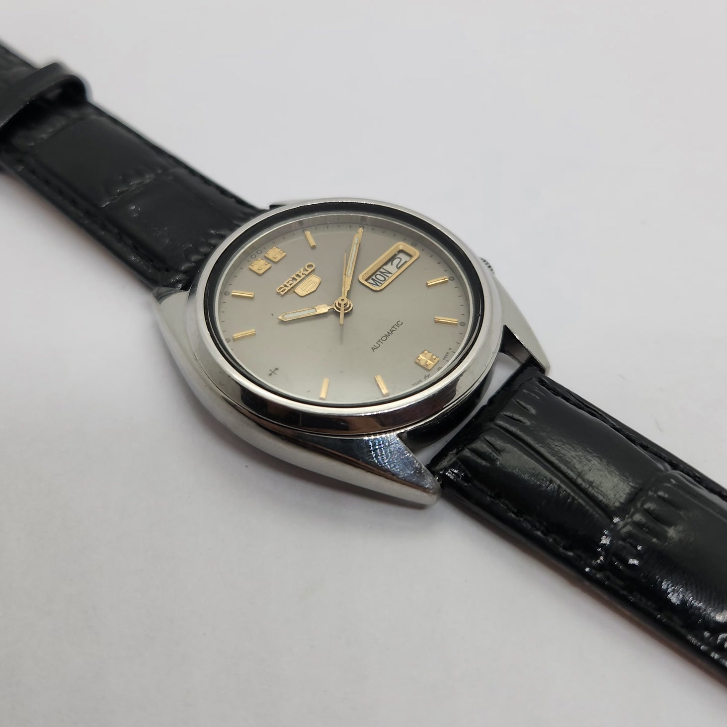 Vintage 1980 Original Seiko 5 Automatic 7009-3040 silver face 17 Jewels Day-Date Japanese Men's Wrist Watch OG71