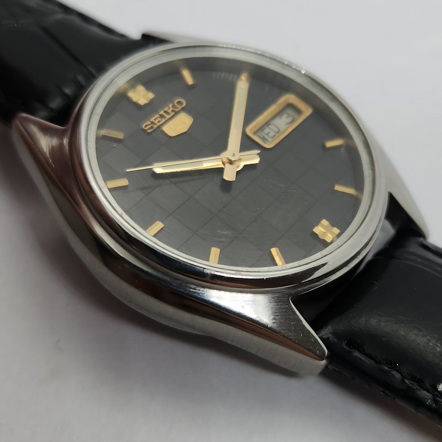 Vintage 1980 Original Seiko 5 Automatic 7019-6061 black face 21 Jewels Day-Date Japanese Men's Wrist Watch OG73