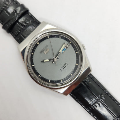 Vintage 1980 Original Seiko 5 Automatic 7009-8820 Grey face 17 Jewels Day-Date Japanese Men's Wrist Watch OG76