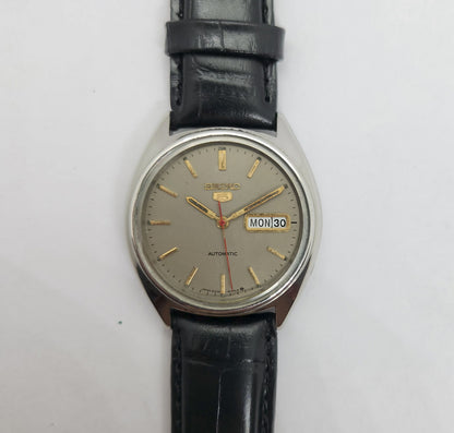 Vintage 1980 Original Seiko 5 Automatic 6309-8840 Grey face 17 Jewels Day-Date Japanese Men's Wrist Watch OG78