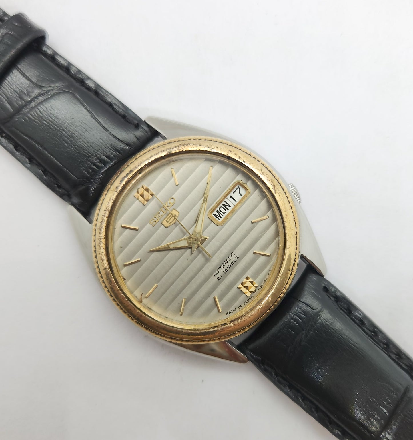 Vintage 1980 Original Seiko 5 Automatic 7s36-3260 Silver face 21 Jewels Day-Date Japanese Men's Wrist Watch OG79