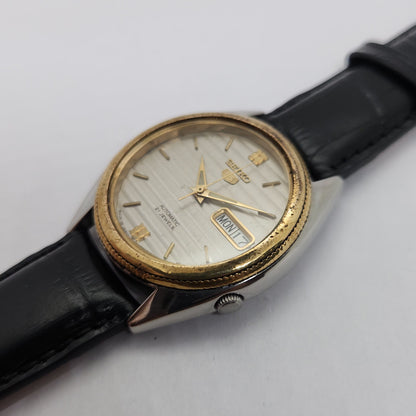 Vintage 1980 Original Seiko 5 Automatic 7s36-3260 Silver face 21 Jewels Day-Date Japanese Men's Wrist Watch OG79
