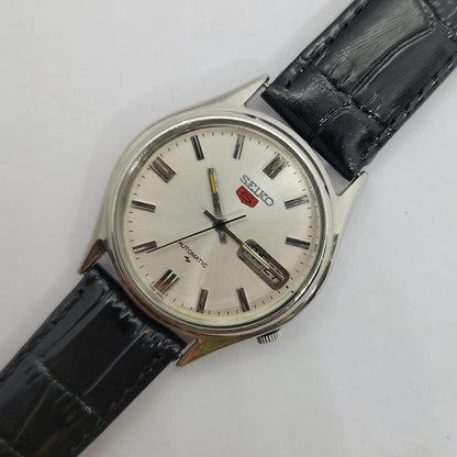 Vintage 1980 Original Seiko 5 Automatic 7019-8230 Silver face 21 Jewels Day-Date Japanese Men's Wrist Watch OG82