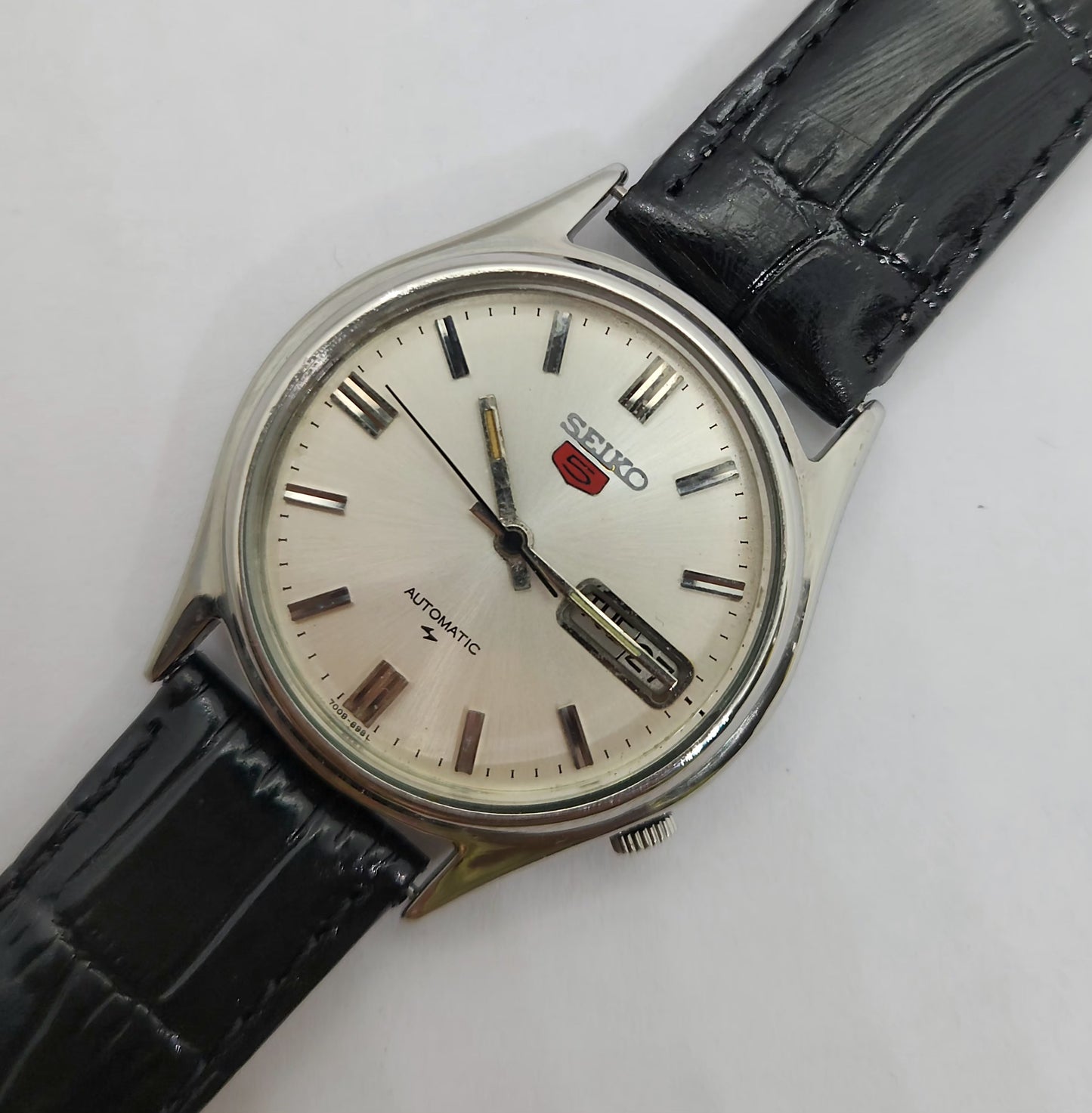 Vintage 1980 Original Seiko 5 Automatic 7019-8230 Silver face 21 Jewels Day-Date Japanese Men's Wrist Watch OG82