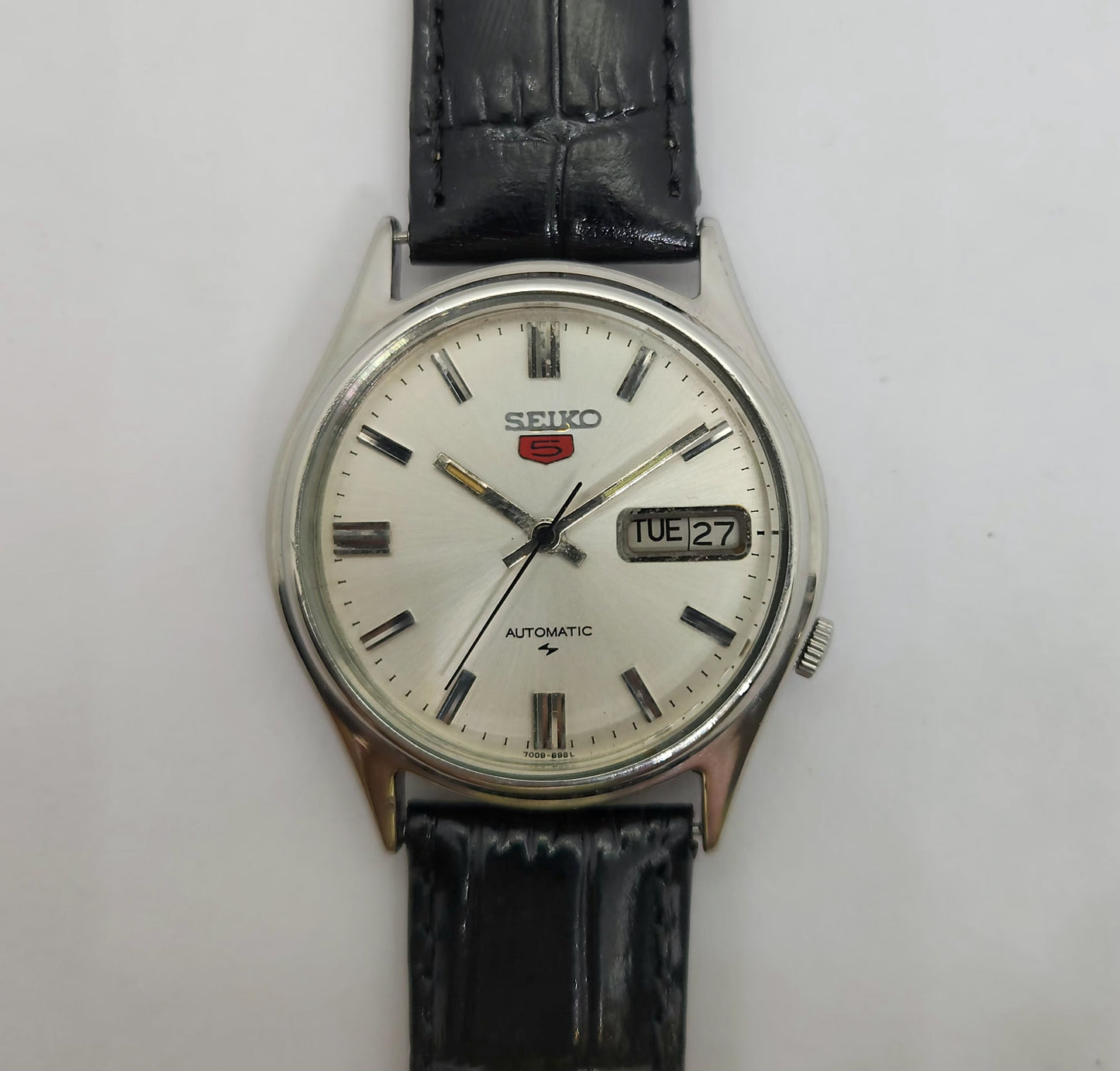 Vintage 1980 Original Seiko 5 Automatic 7019-8230 Silver face 21 Jewels Day-Date Japanese Men's Wrist Watch OG82